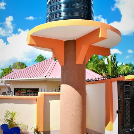 Jakicha Motel ดาร์เอสซาลาม ภายนอก รูปภาพ