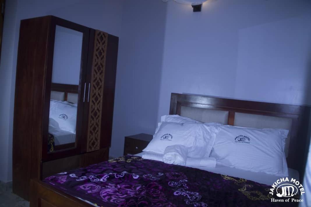 Jakicha Motel ดาร์เอสซาลาม ภายนอก รูปภาพ