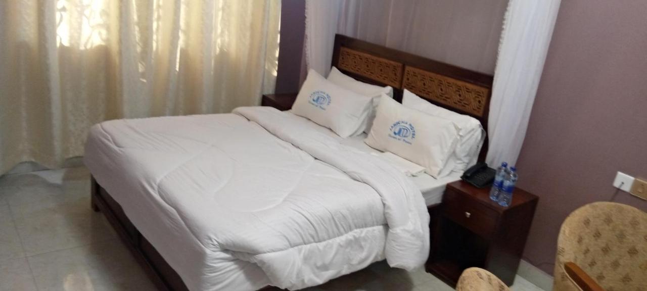 Jakicha Motel ดาร์เอสซาลาม ภายนอก รูปภาพ