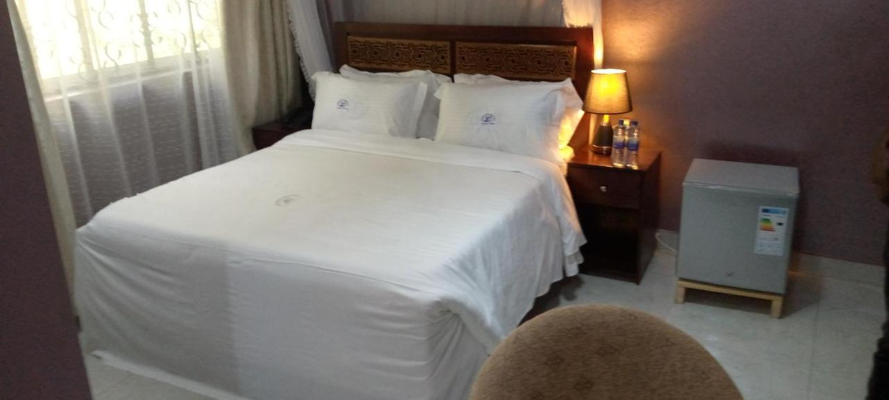 Jakicha Motel ดาร์เอสซาลาม ภายนอก รูปภาพ