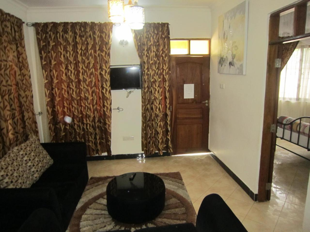 Jakicha Motel ดาร์เอสซาลาม ภายนอก รูปภาพ