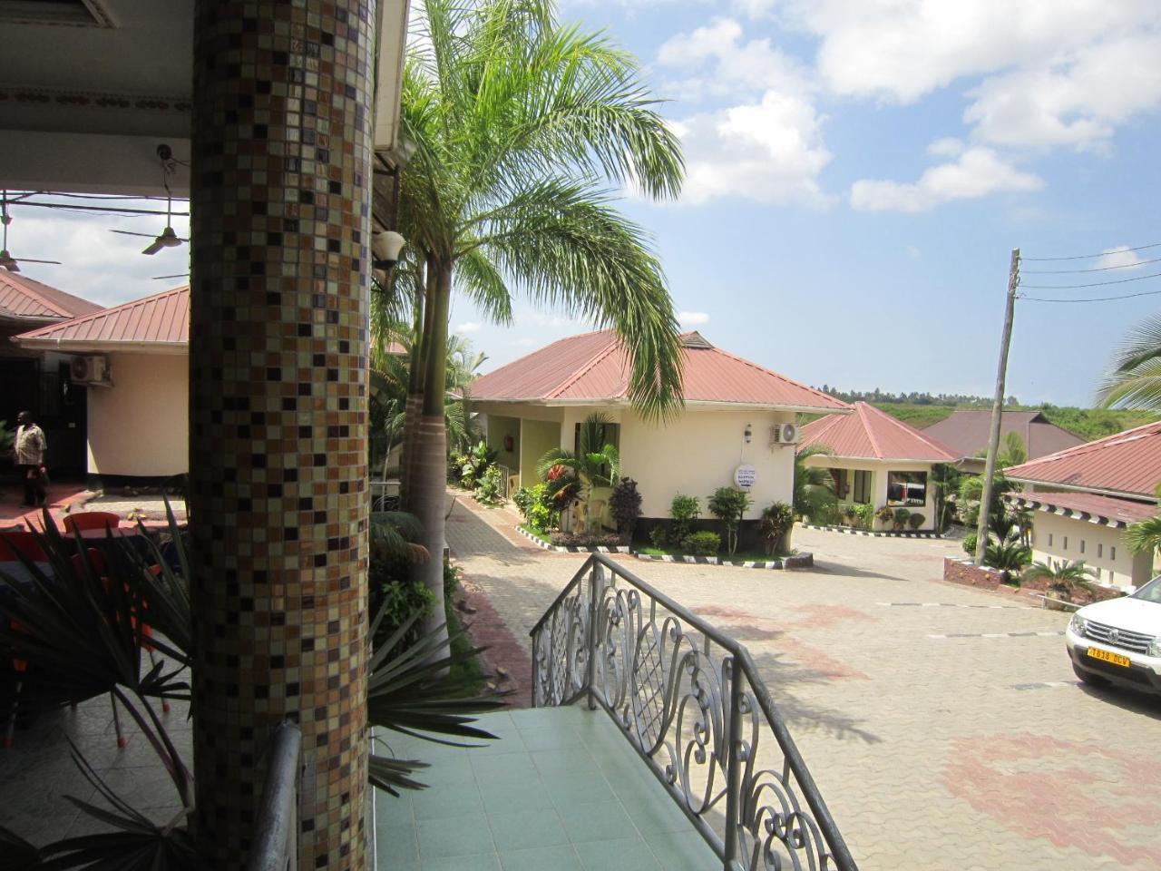 Jakicha Motel ดาร์เอสซาลาม ภายนอก รูปภาพ