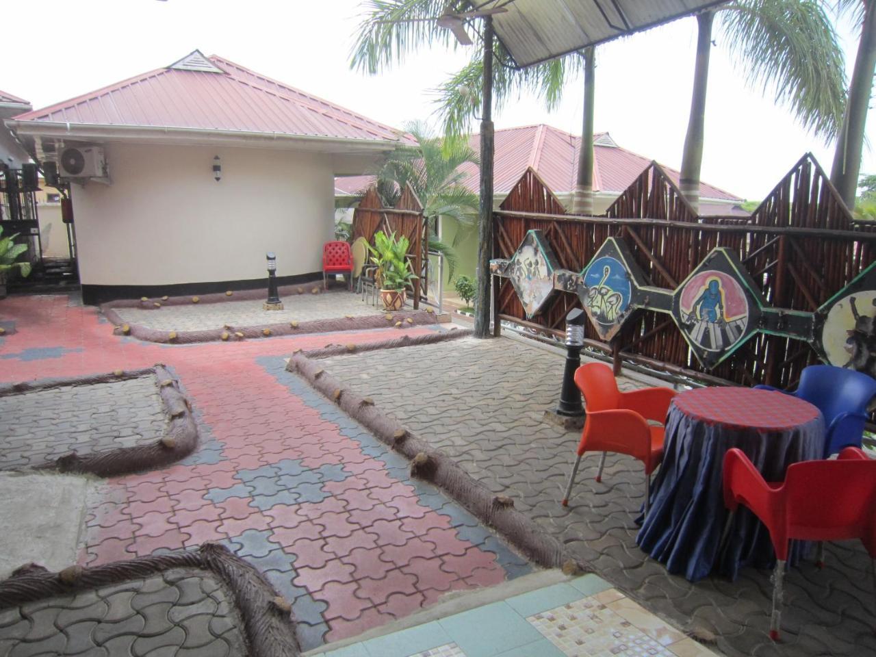 Jakicha Motel ดาร์เอสซาลาม ภายนอก รูปภาพ