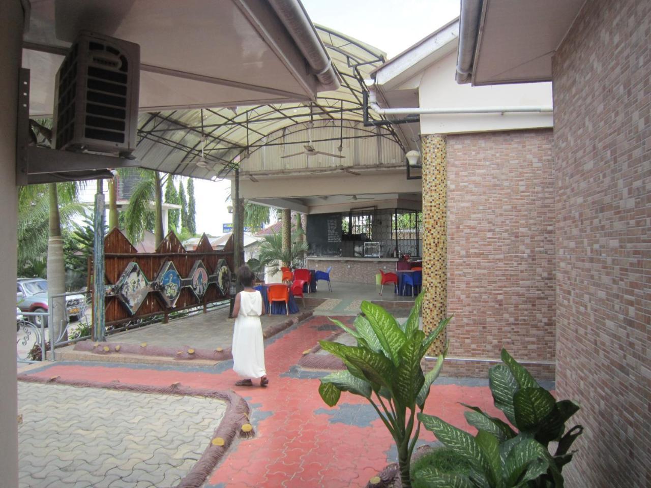 Jakicha Motel ดาร์เอสซาลาม ภายนอก รูปภาพ