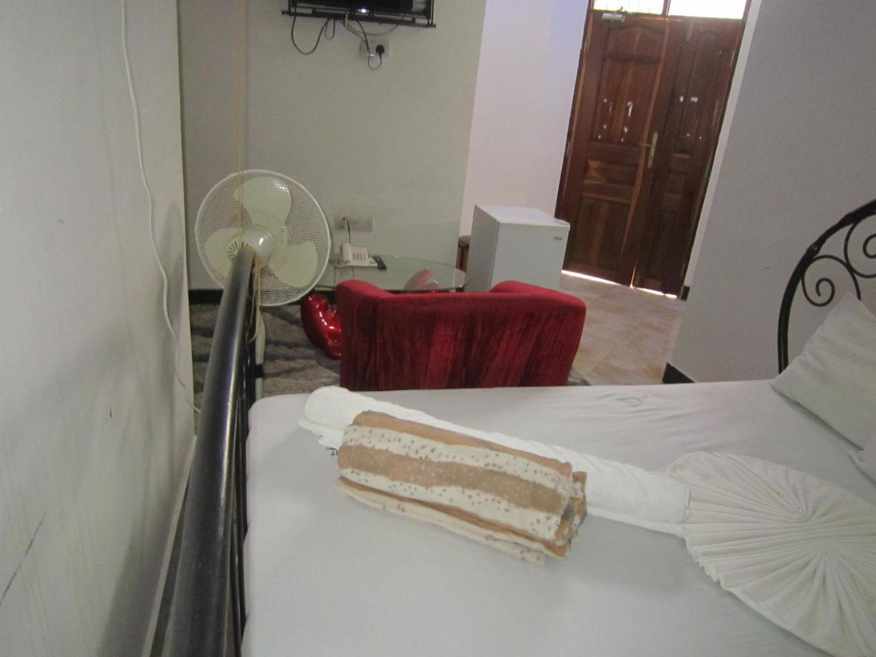 Jakicha Motel ดาร์เอสซาลาม ภายนอก รูปภาพ