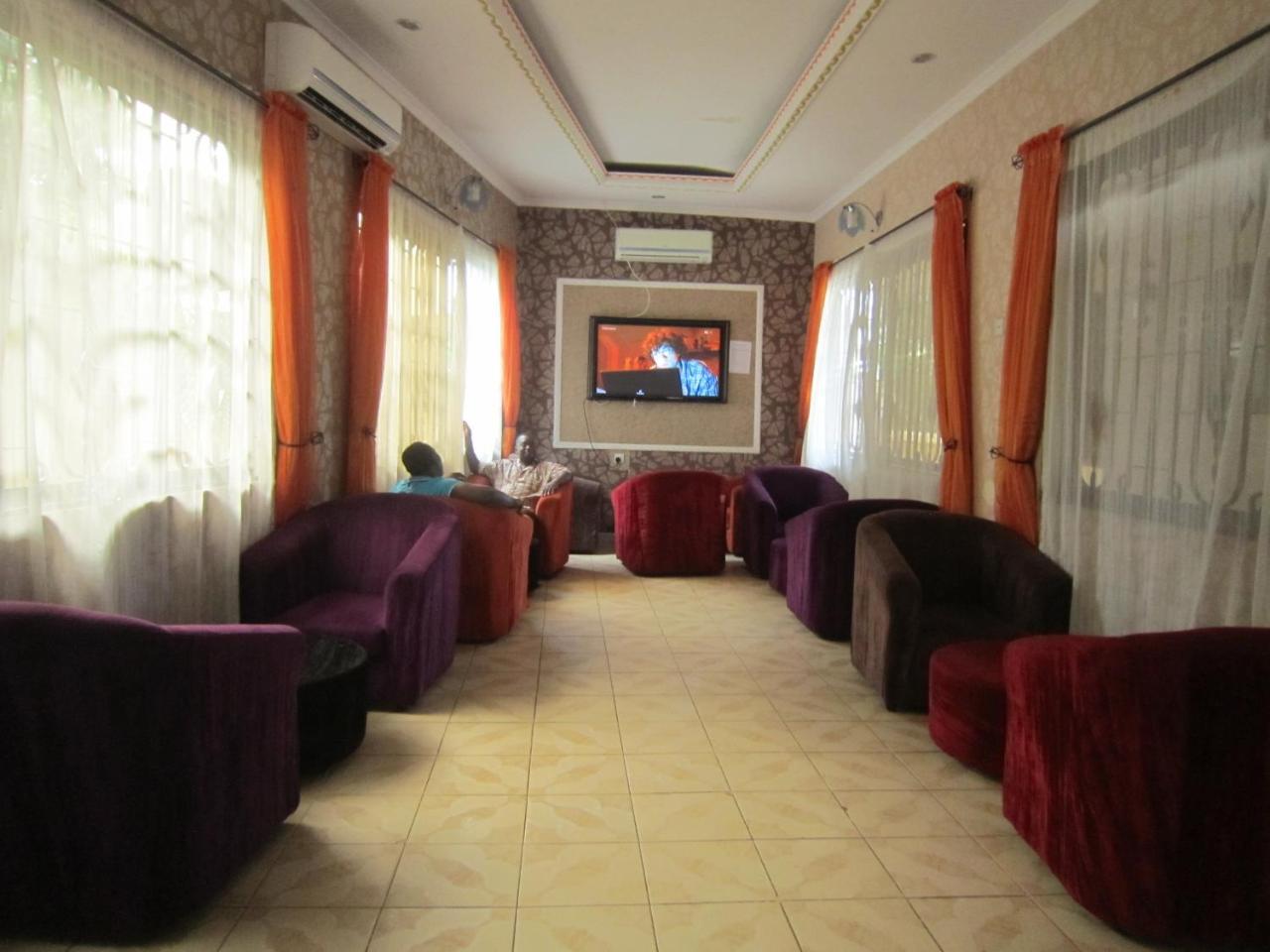 Jakicha Motel ดาร์เอสซาลาม ภายนอก รูปภาพ