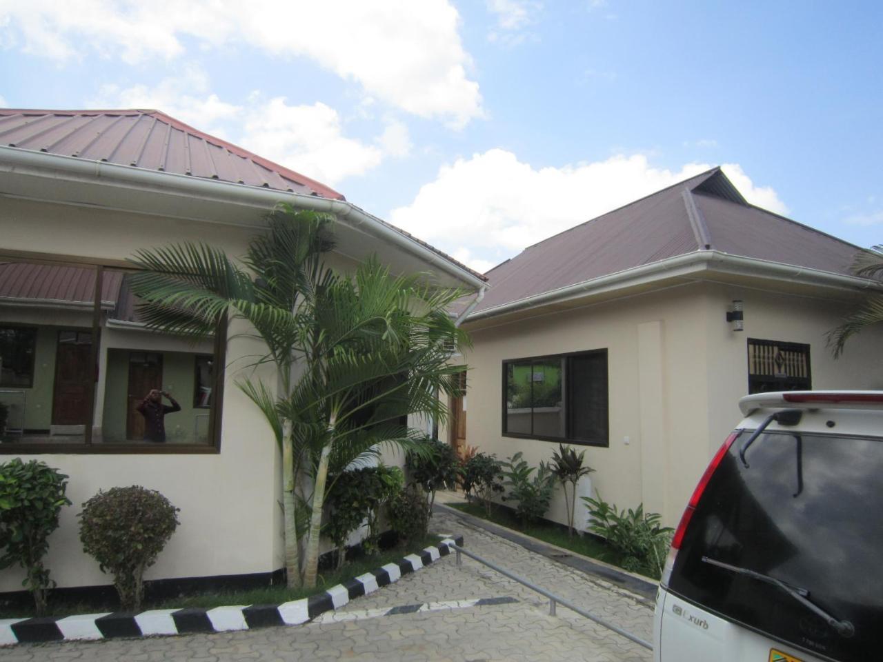 Jakicha Motel ดาร์เอสซาลาม ภายนอก รูปภาพ