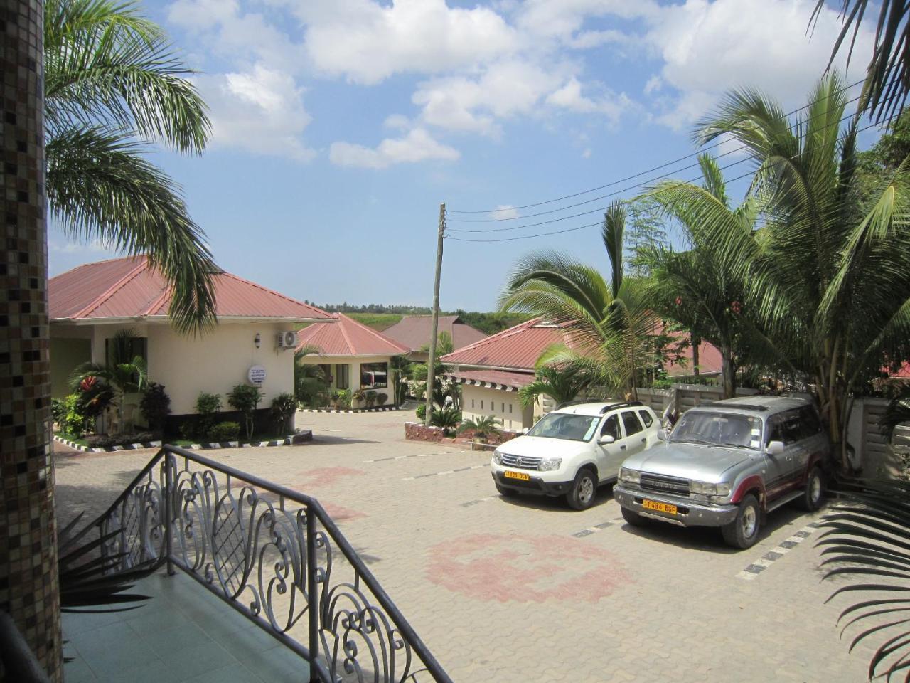Jakicha Motel ดาร์เอสซาลาม ภายนอก รูปภาพ