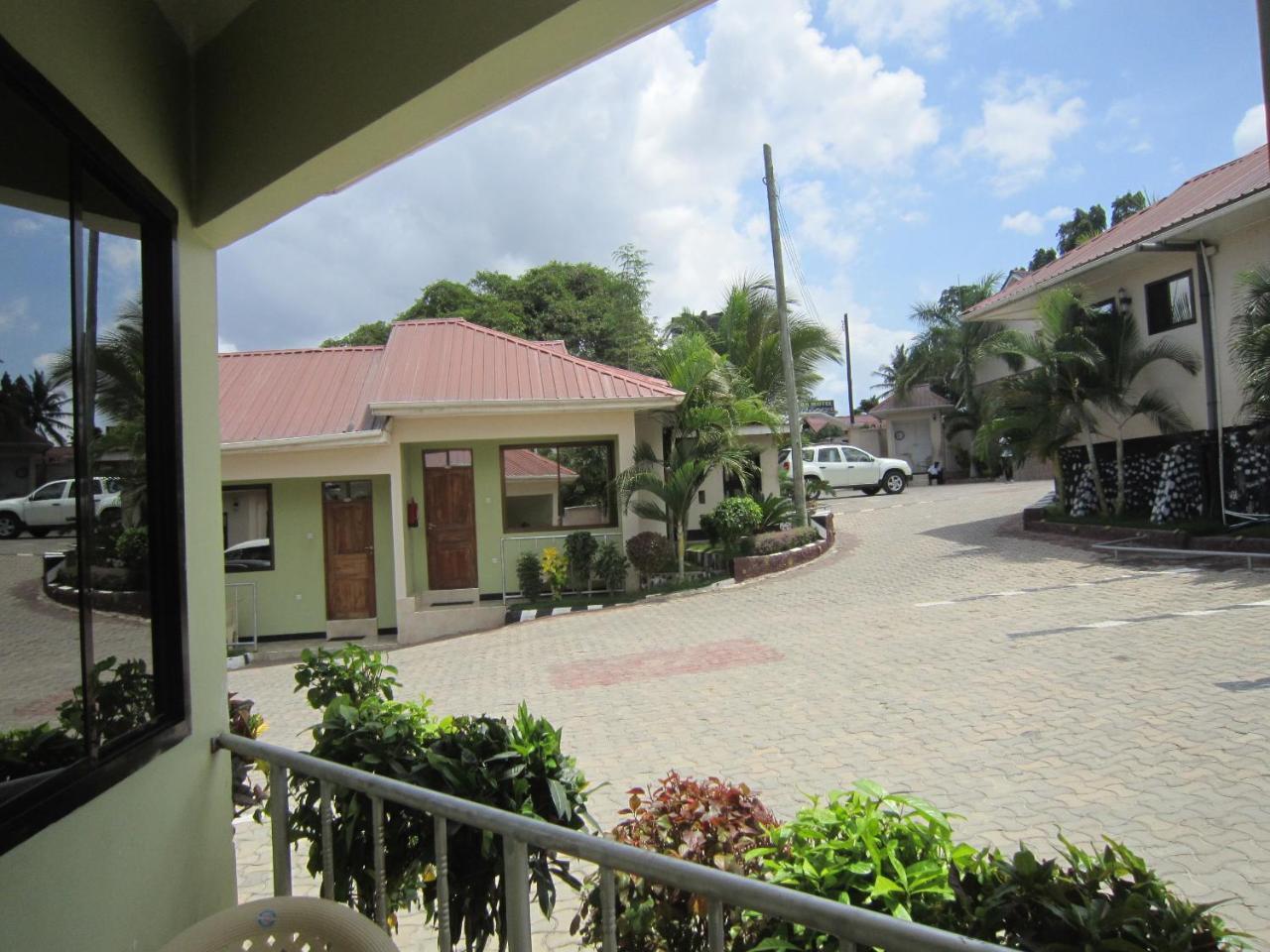 Jakicha Motel ดาร์เอสซาลาม ภายนอก รูปภาพ