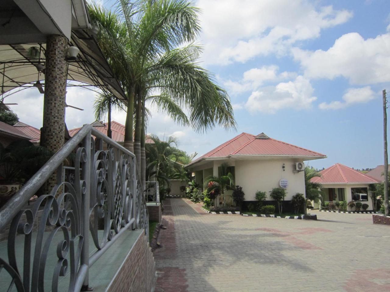 Jakicha Motel ดาร์เอสซาลาม ภายนอก รูปภาพ