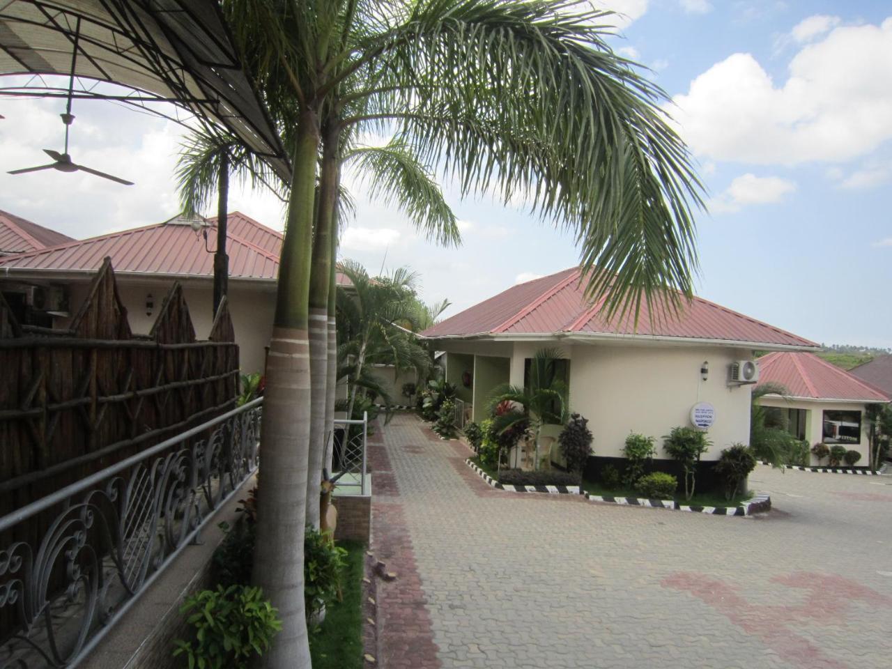 Jakicha Motel ดาร์เอสซาลาม ภายนอก รูปภาพ
